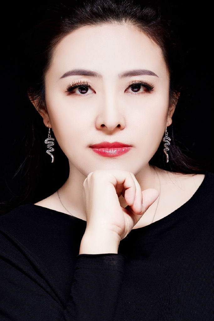 冯佳音.jpg
