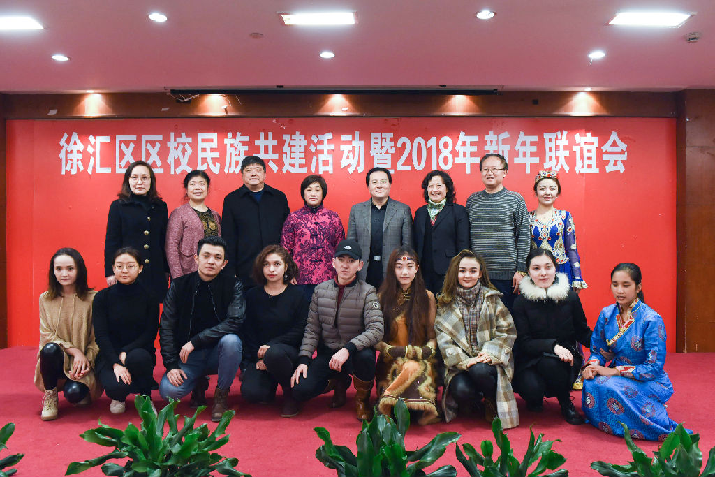 英国正版365官方网站合影.JPG