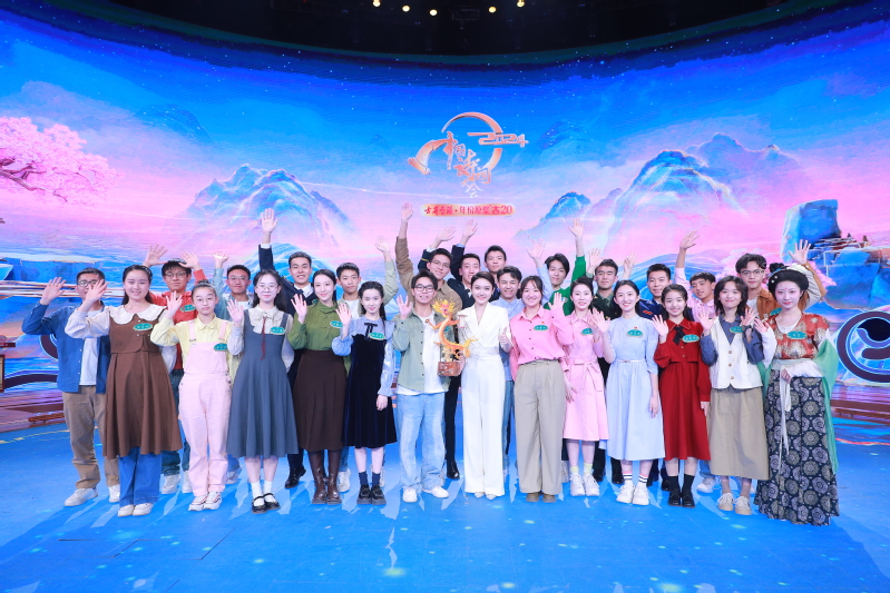 沈育奇 诗词大会照片1.jpg