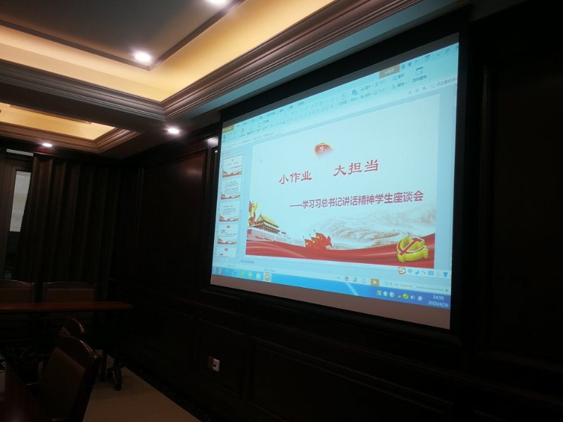 1072410678.jpg